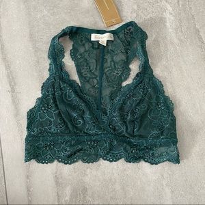 NWT Francesca’s Green/Teal Lace Racerback Bralette